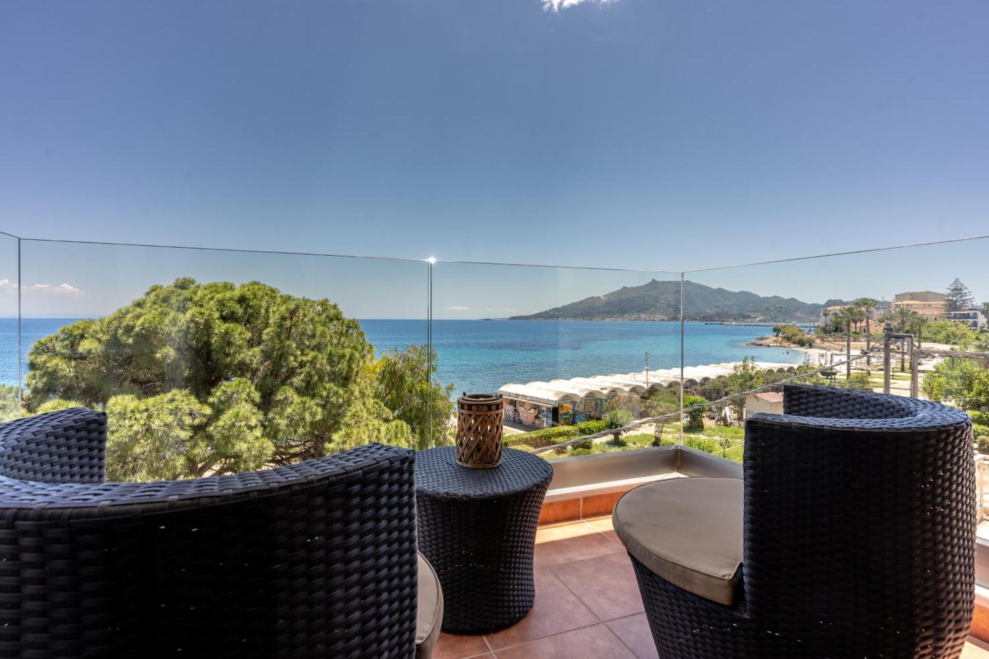 Seafront Spirit Suites Zakynthos Town Exterior photo