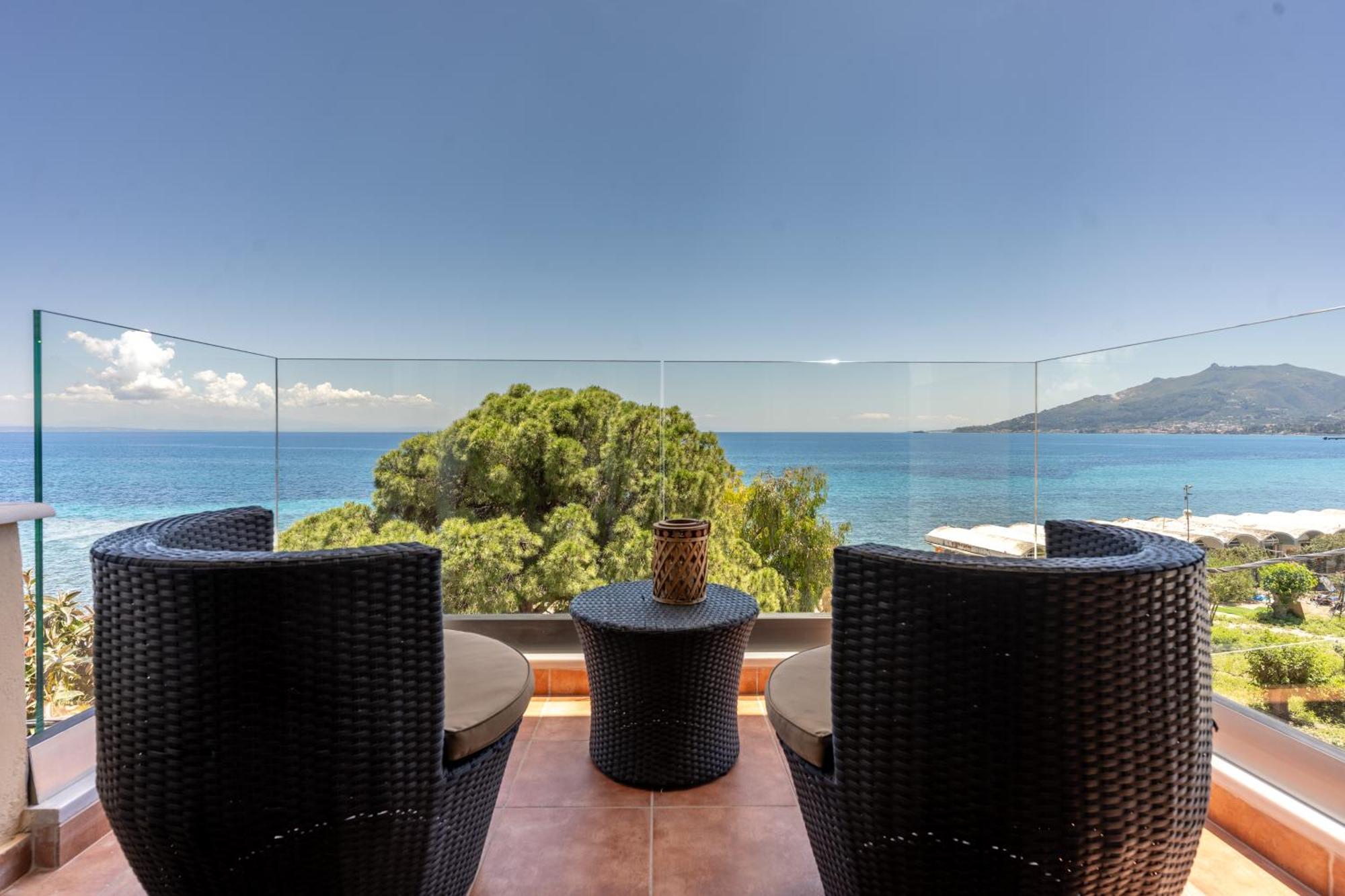 Seafront Spirit Suites Zakynthos Town Exterior photo